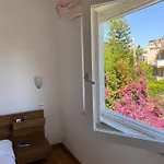 Domus Bed & Breakfast 3*