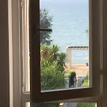 Domus Bed & Breakfast 3*